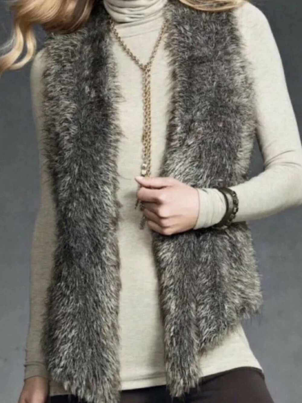 Cabi #180 Faux Fur Vest Size M
